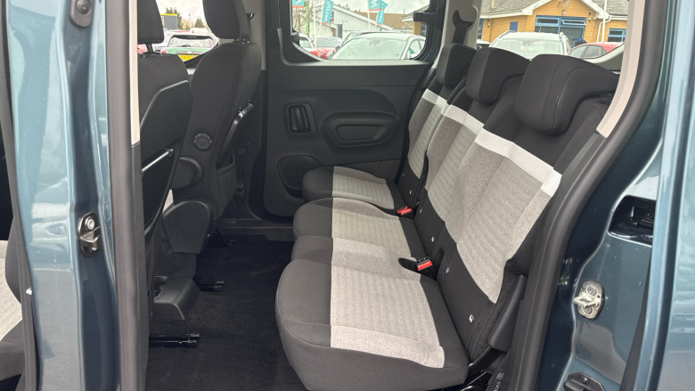 Citroen Berlingo 100kW Plus XL 52kWh 5dr Auto [7 Seat] Electric Estate